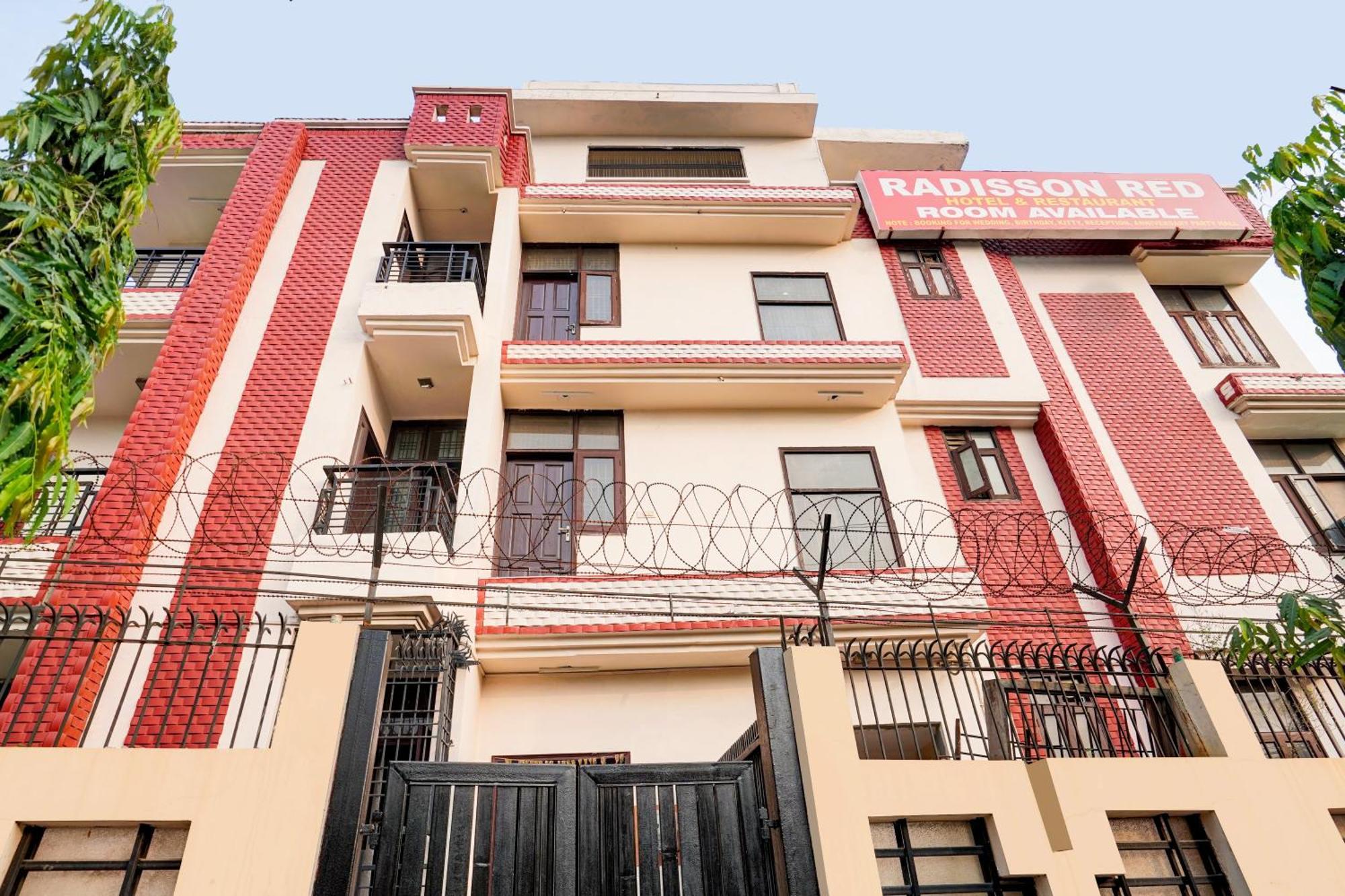 Hotel O Radisson Red Hotel & Restaurant 가지아바드 외부 사진